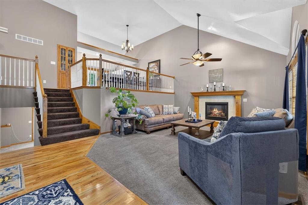 4th image of 108 Ne Gaslight Ln, Blue Springs, MO 64014 | MLS# 2631089