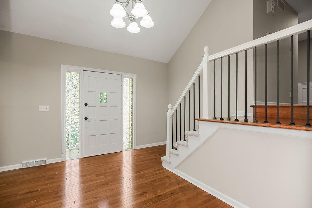 3rd image of 2016 E Sleepy Hollow Dr, Olathe, KS 66062 | MLS# 2631090