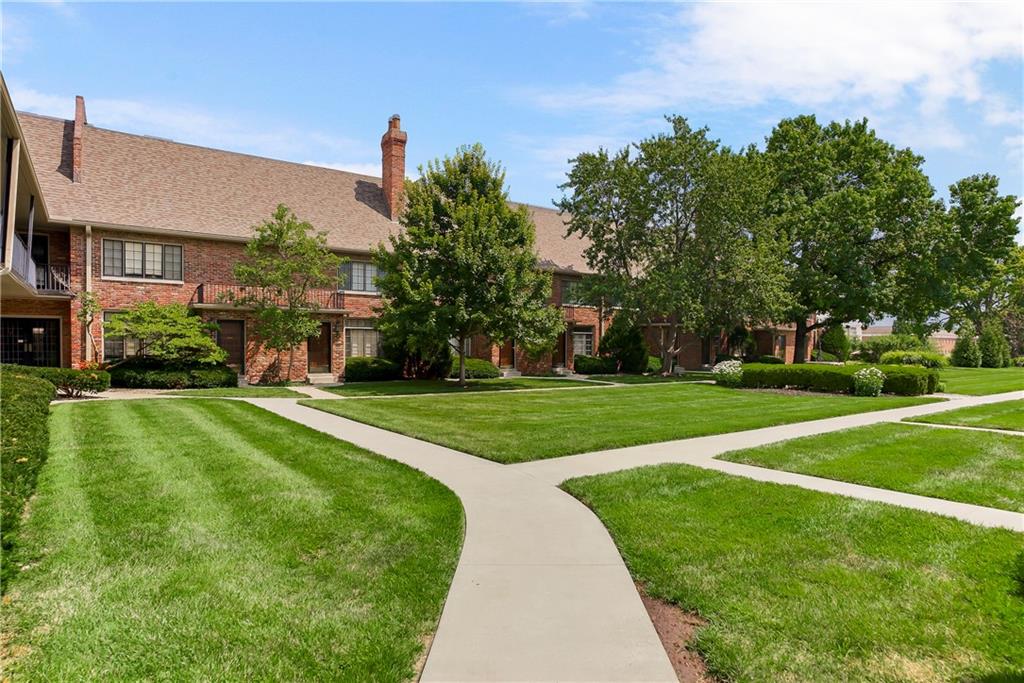 4th image of 8363 Somerset Dr #8363, Prairie Village, KS 66207 | MLS# 2631143