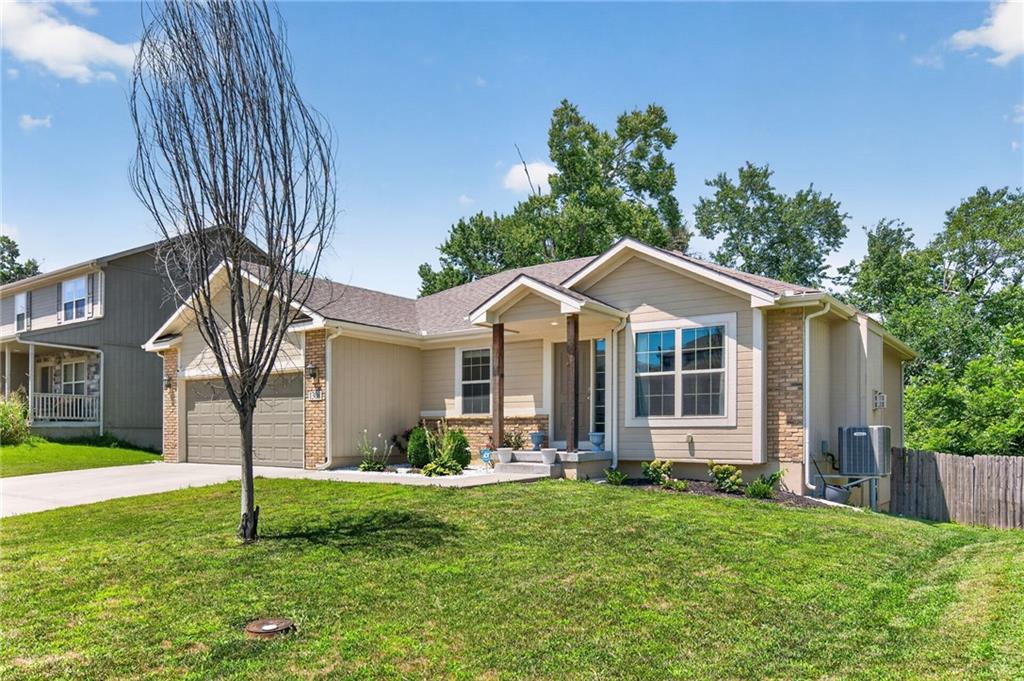 3rd image of 1308 Nw Hilltop Ln, Grain Valley, MO 64029 | MLS# 2631154