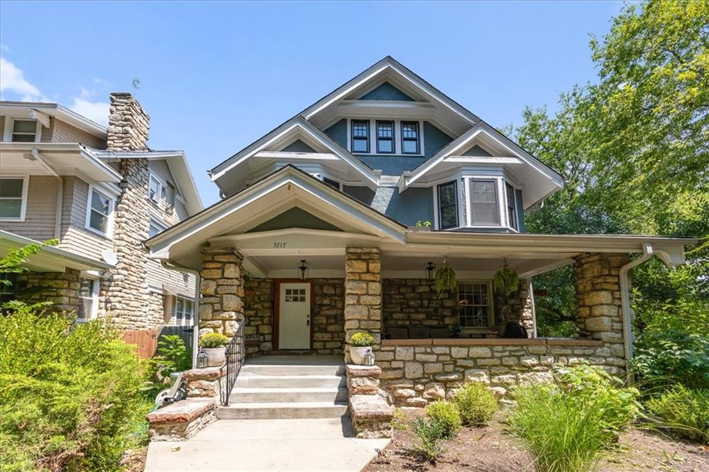 1st image of 3717 Tracy Ave, Kansas City, MO 64109 | MLS# 2631171