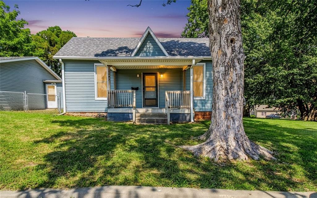 Homes for sale in Higginsville, MO | 2203 Walnut St, Higginsville, MO 64037 | MLS# 2631173