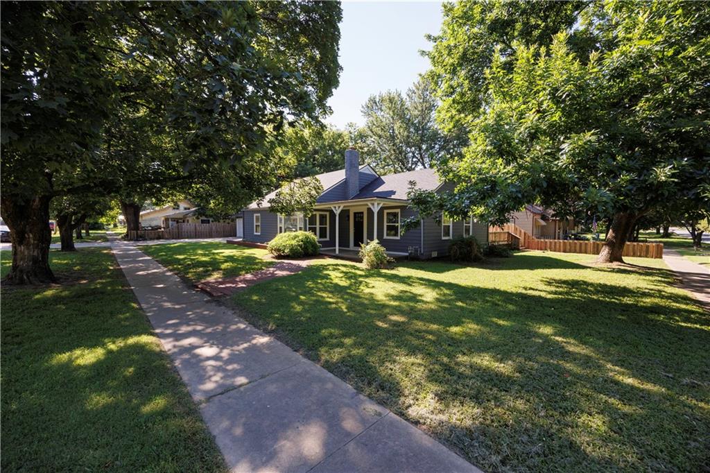 3rd image of 900 Adams St, Fredonia, KS 66736 | MLS# 2631205