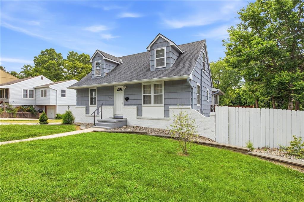 2nd image of 407 N Fairview Ave, Liberty, MO 64068 | MLS# 2631253