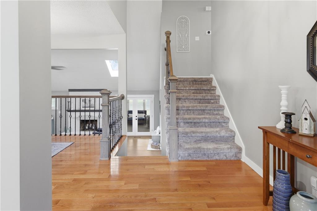 3rd image of 106 Se Willamsburg Dr, Blue Springs, MO 64014 | MLS# 2631258