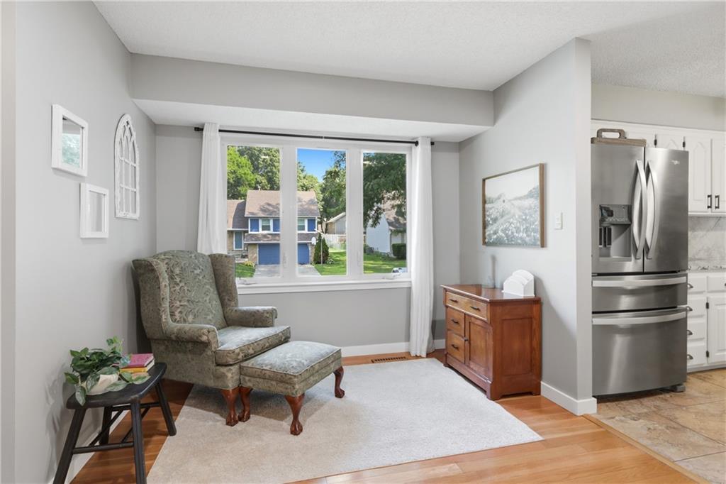 5th image of 106 Se Willamsburg Dr, Blue Springs, MO 64014 | MLS# 2631258