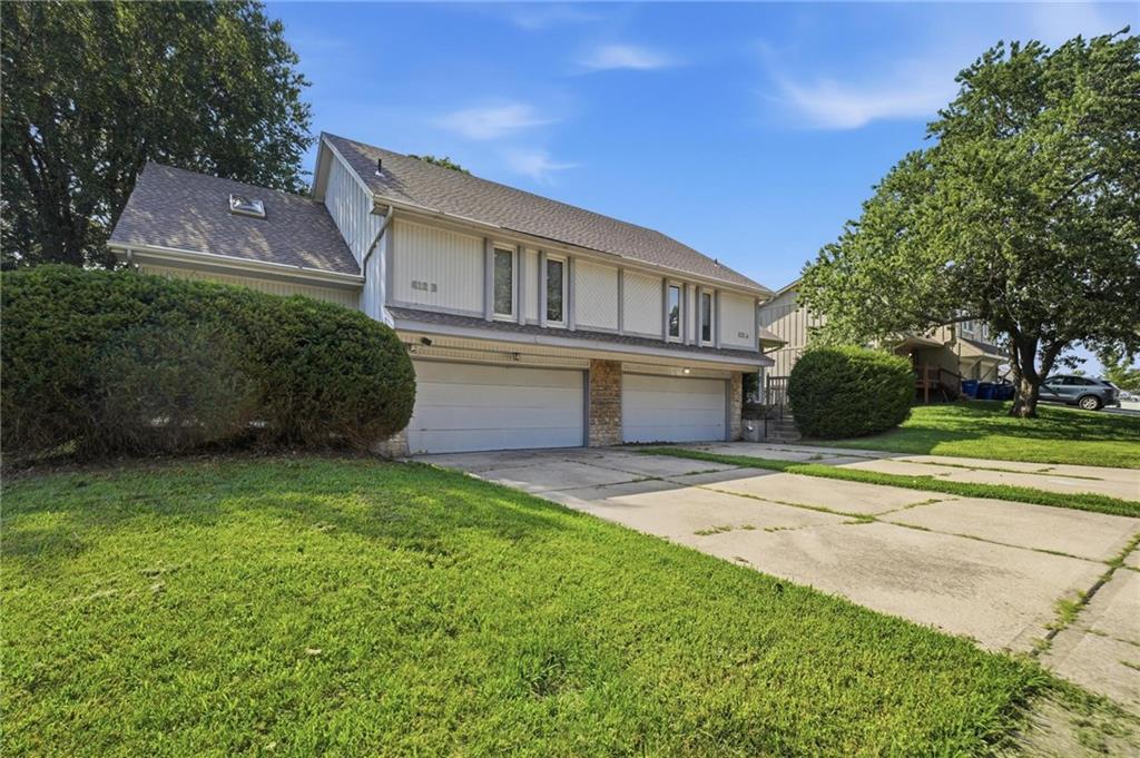 2nd image of 612 Se Kristi Ln, Lee's Summit, MO 64063 | MLS# 2631309