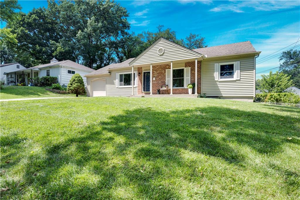 3rd image of 10506 Westbrooke Dr, Overland Park, KS 66214 | MLS# 2631320