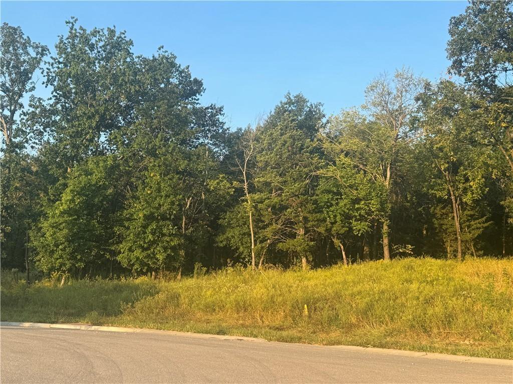 1st image of 1606 Sw Stonewall Dr, Oak Grove, MO 64075 | MLS# 2631324
