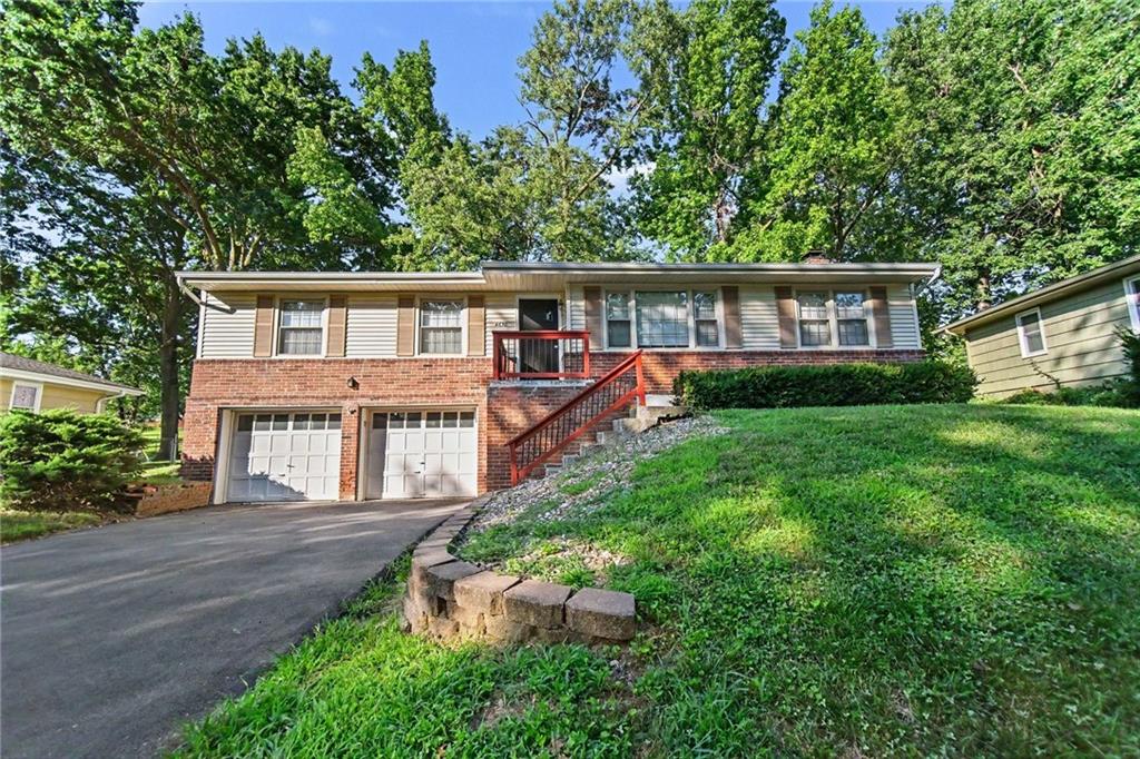 1st image of 4630 Ne Gladstone Ave, Kansas City, MO 64117 | MLS# 2631336