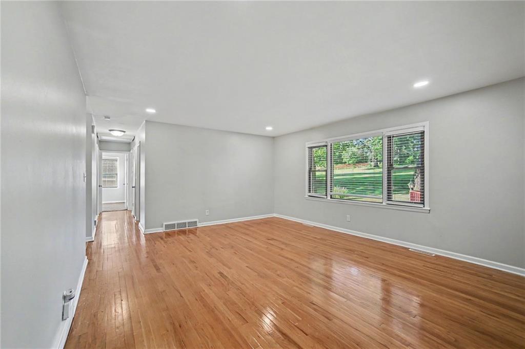 4th image of 4630 Ne Gladstone Ave, Kansas City, MO 64117 | MLS# 2631336