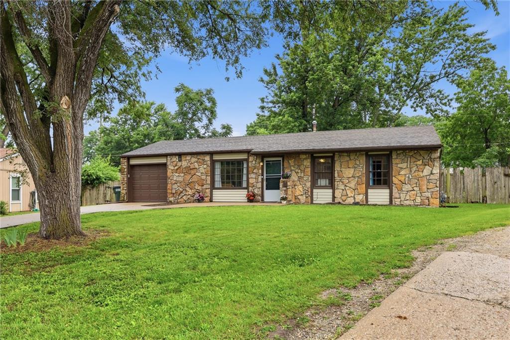 Homes for sale in Lawrence, KS | 1825 Brook St, Lawrence, KS 66044 | MLS# 2631367