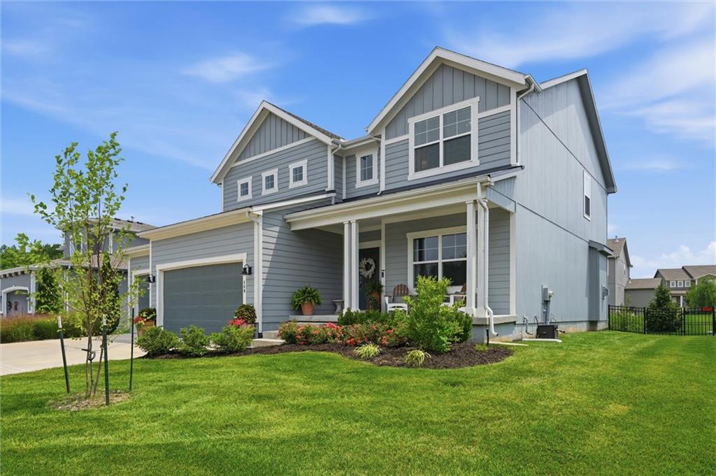 2nd image of 140 Se Riley St, Lee's Summit, MO 64064 | MLS# 2631384