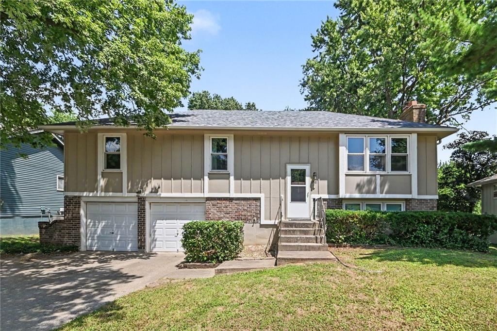 1st image of 2521 S Whitney Ave, Independence, MO 64057 | MLS# 2631407