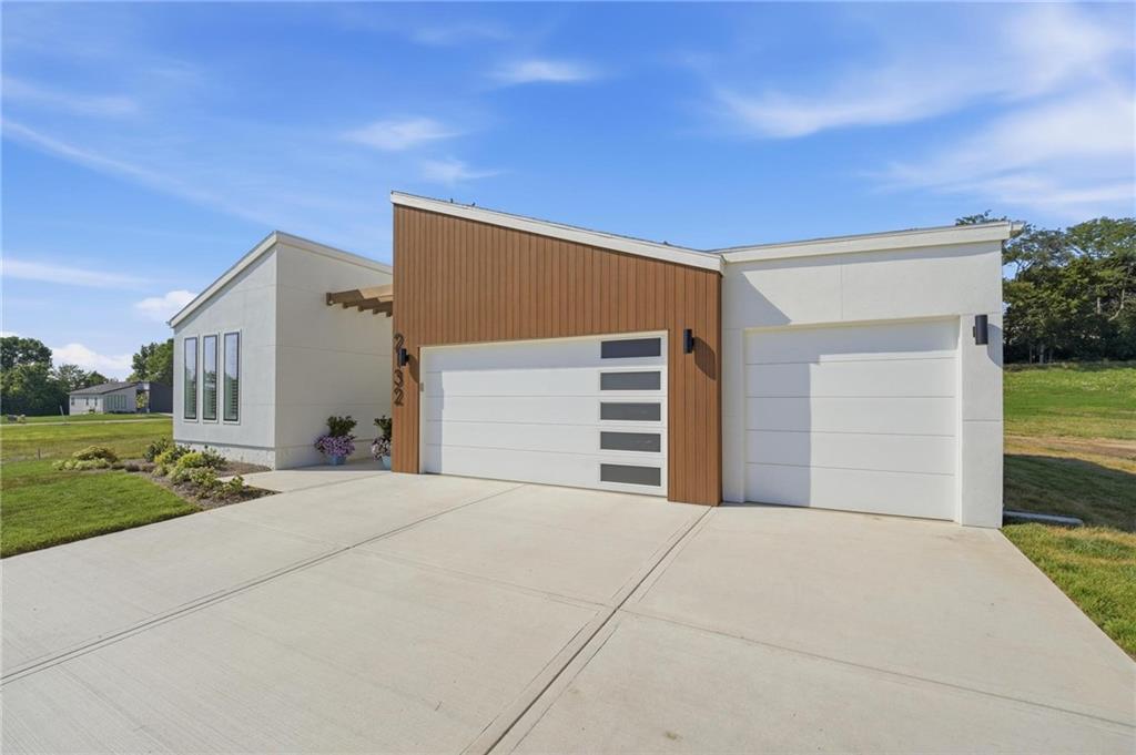 3rd image of 2132 Sw Wheatfield Dr, Lees Summit, MO 64082 | MLS# 2631455