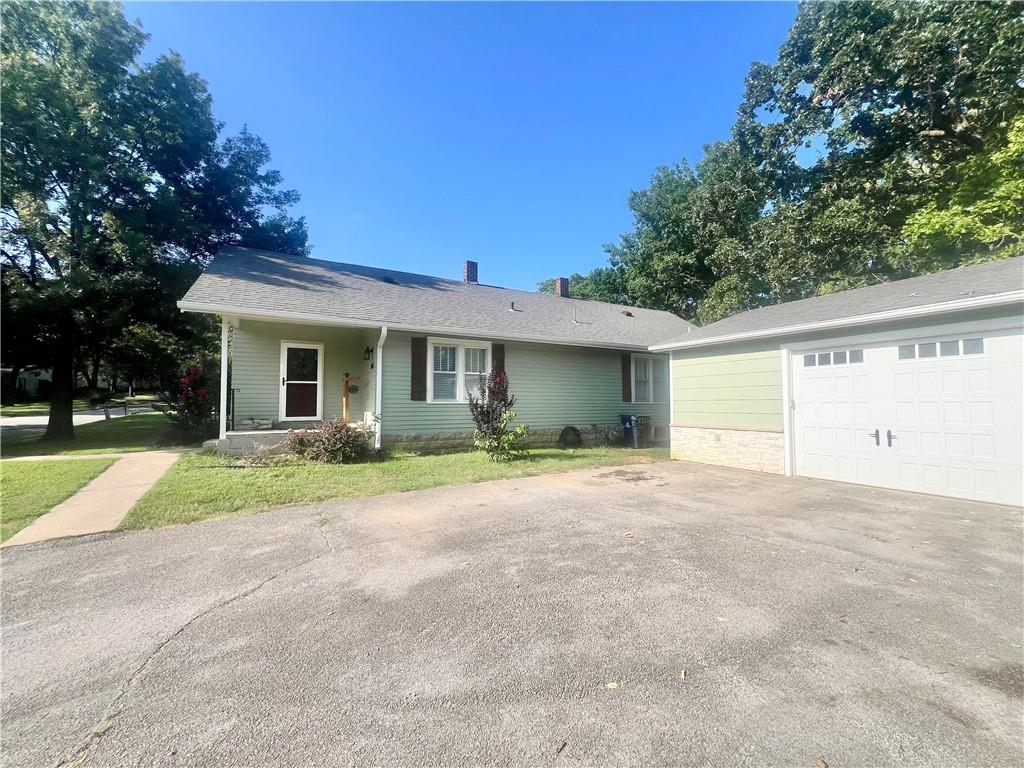 Homes for sale in Independence, KS | 1004 N 2Nd St, Independence, KS 67301 | MLS# 2631459