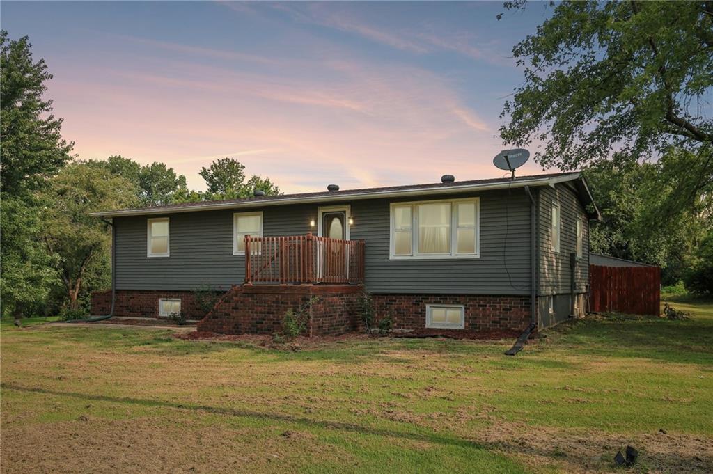 3rd image of 19950 Parallel Rd, Tonganoxie, KS 66086 | MLS# 2631462