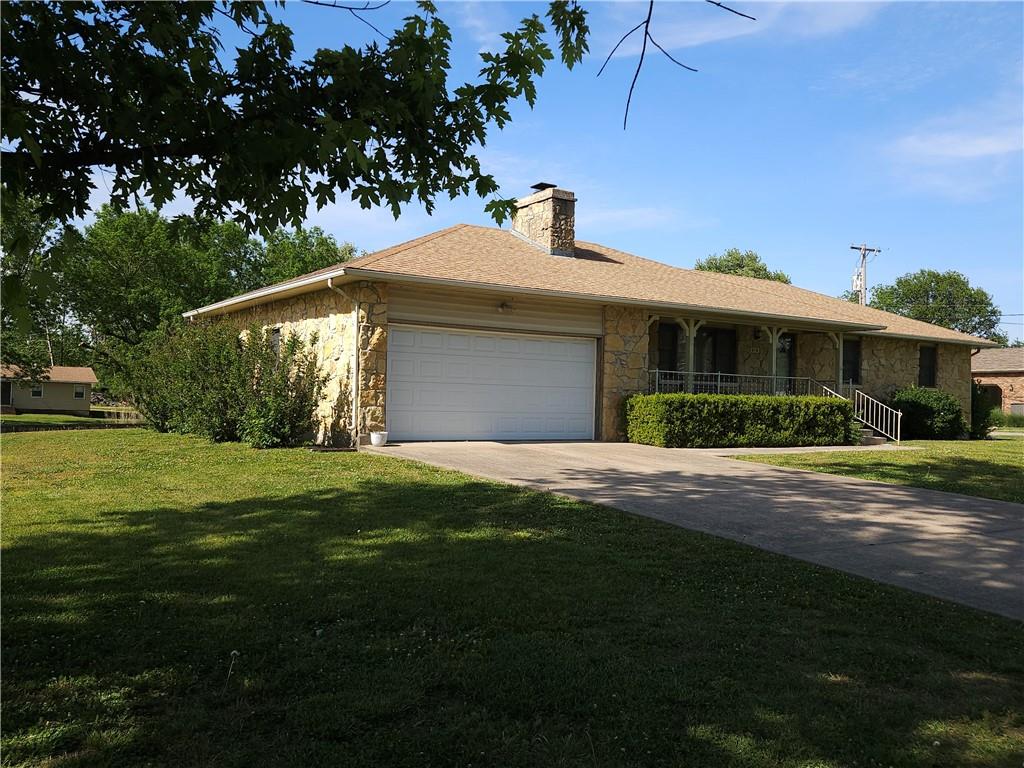 Homes for sale in Saint Paul, KS | 616 Lafayette St, Saint Paul, KS 66771 | MLS# 2631463