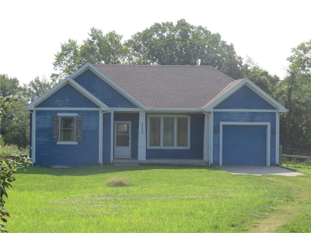 Homes for sale in Paola, KS | 28155 Lookout Rd, Paola, KS 66071 | MLS# 2631509