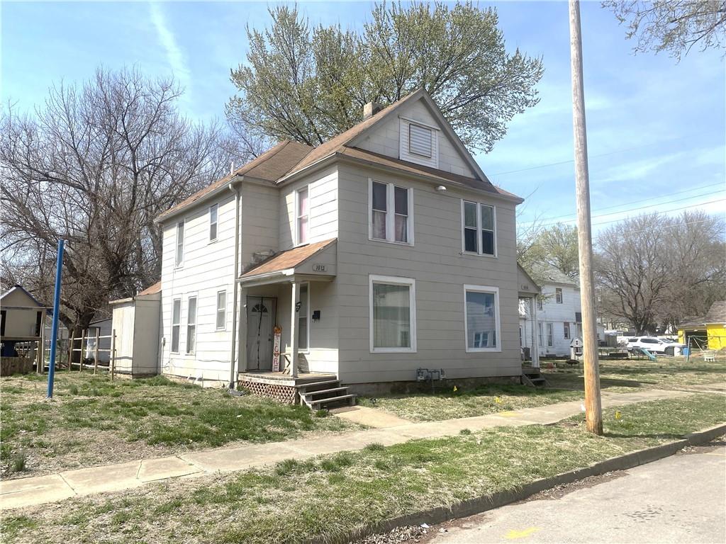 2nd image of 1010 S 18th St, Saint Joseph, MO 64507 | MLS# 2631513