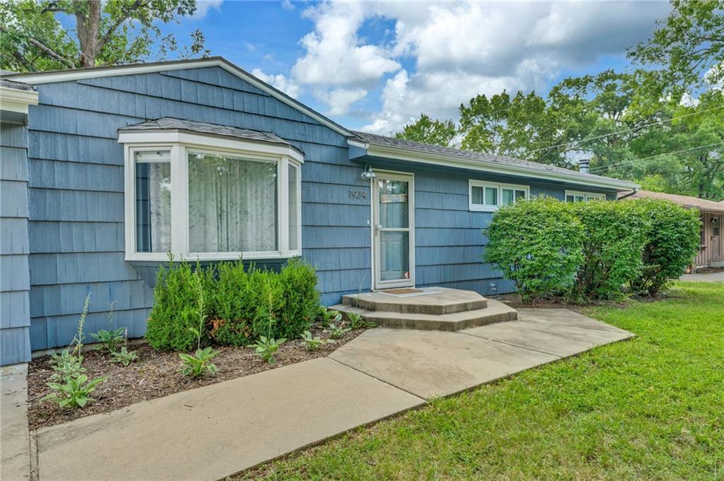 5th image of 1934 Clifton Ct, Lawrence, KS 66046 | MLS# 2631520
