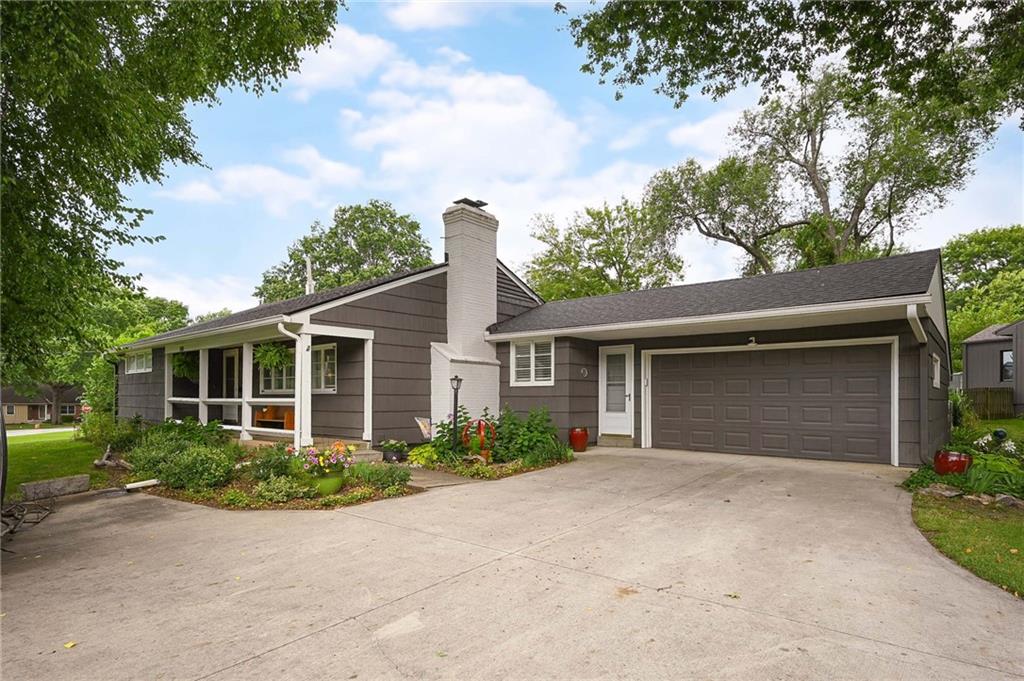 3rd image of 500 Sw 4Th St, Lees Summit, MO 64063 | MLS# 2631535