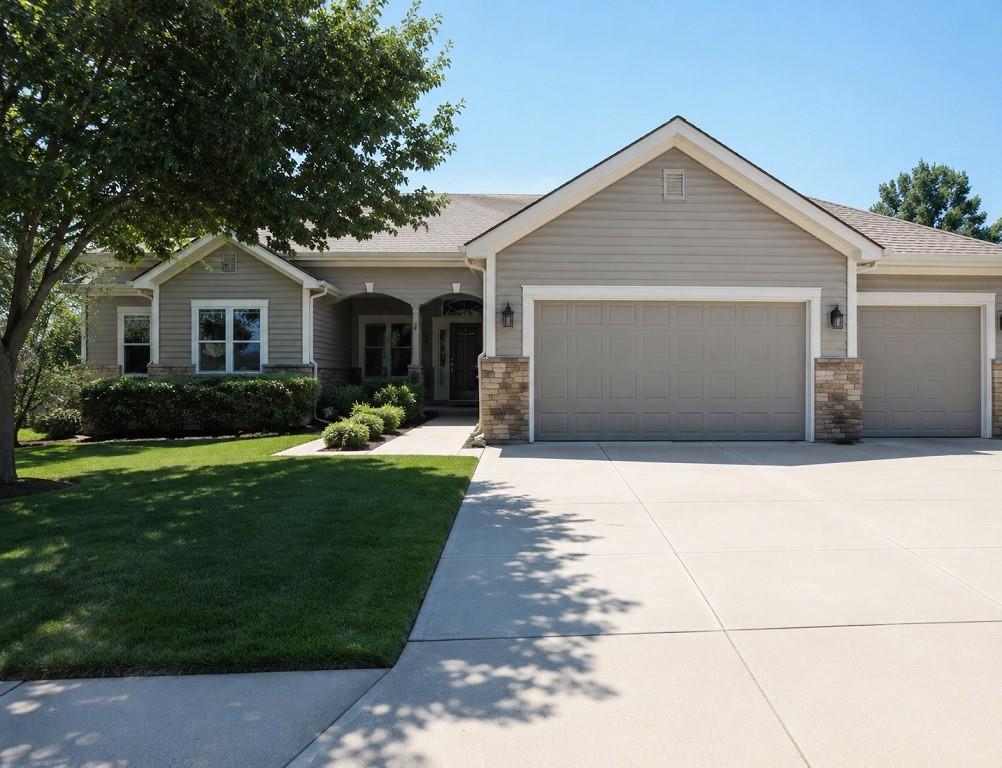 1st image of 1101 Nw Pecan Dr, Grain Valley, MO 64029 | MLS# 2631554