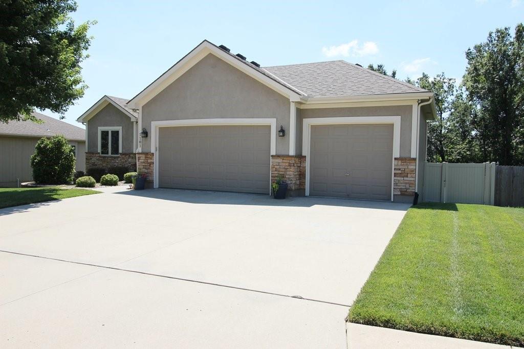 4th image of 1101 Nw Pecan Dr, Grain Valley, MO 64029 | MLS# 2631554