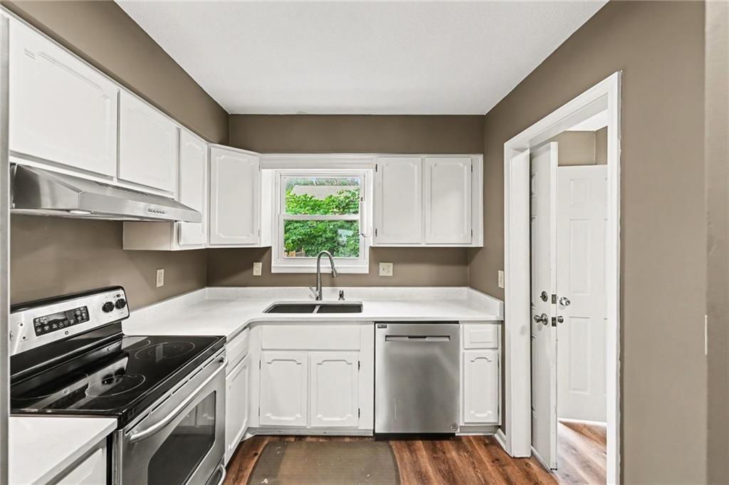 2nd image of 7104 Nw Chapel Woods Ln, Kansas, MO 64152 | MLS# 2631560