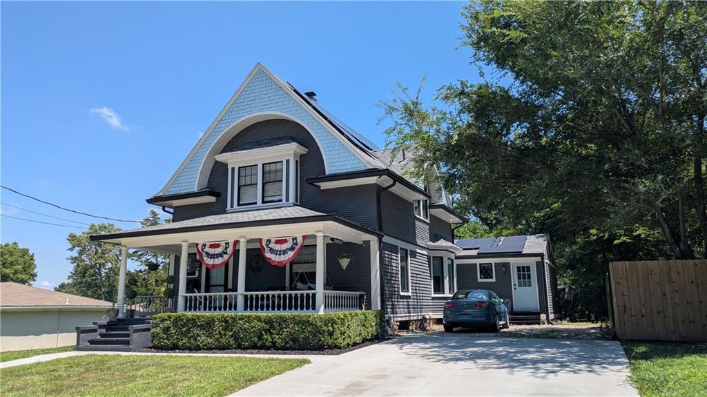 1st image of 315 Grand Ave, Lees Summit, MO 64063 | MLS# 2631561