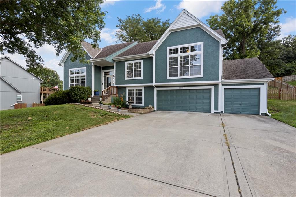 1st image of 13907 W 58th Pl, Shawnee, KS 66216 | MLS# 2631575