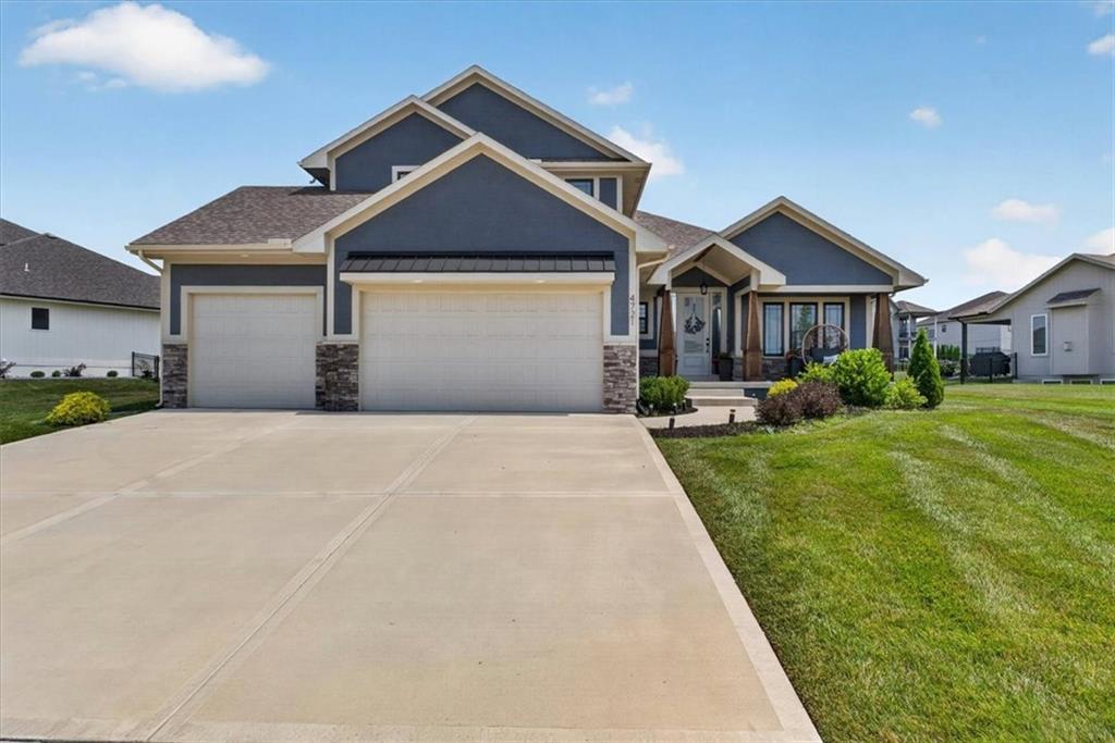 1st image of 4721 Ne Jamestown Dr, Lees Summit, MO 64064 | MLS# 2631578