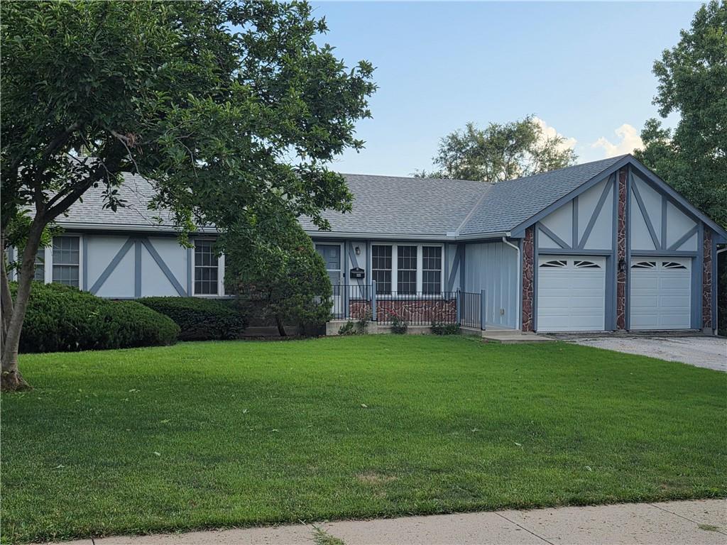 1st image of 1121 W Elm Ter, Olathe, KS 66061 | MLS# 2631589