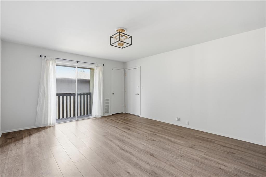 4th image of 439 W 104th St, Kansas City, MO 64114