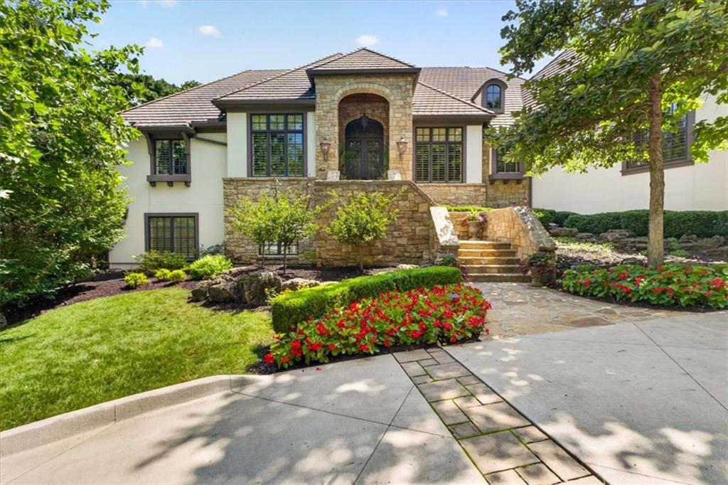 1st image of 200 Hever Knoll St, Loch Lloyd, MO 64012 | MLS# 2631605