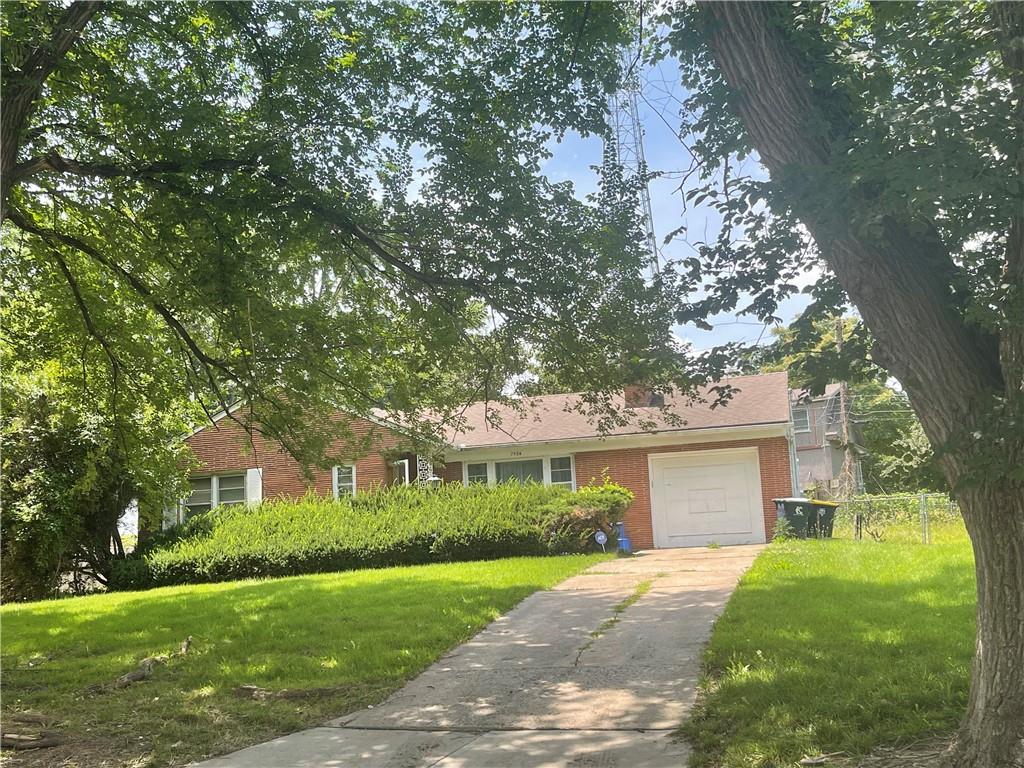 1st image of 7524 Charlotte St, Kansas City, MO 64131 | MLS# 2631610