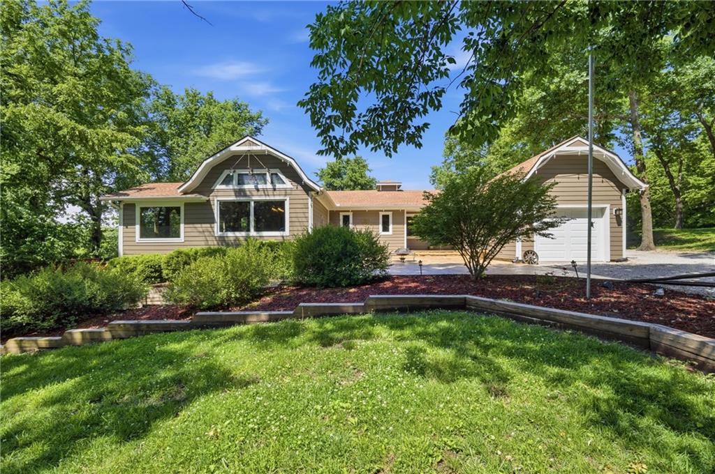 1st image of 25045 W 215 St, Spring Hill, KS 66083 | MLS# 2631618
