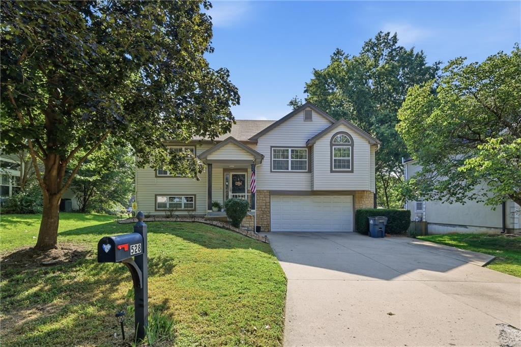 1st image of 528 Nw 41st St, Blue Springs, MO 64015 | MLS# 2631634