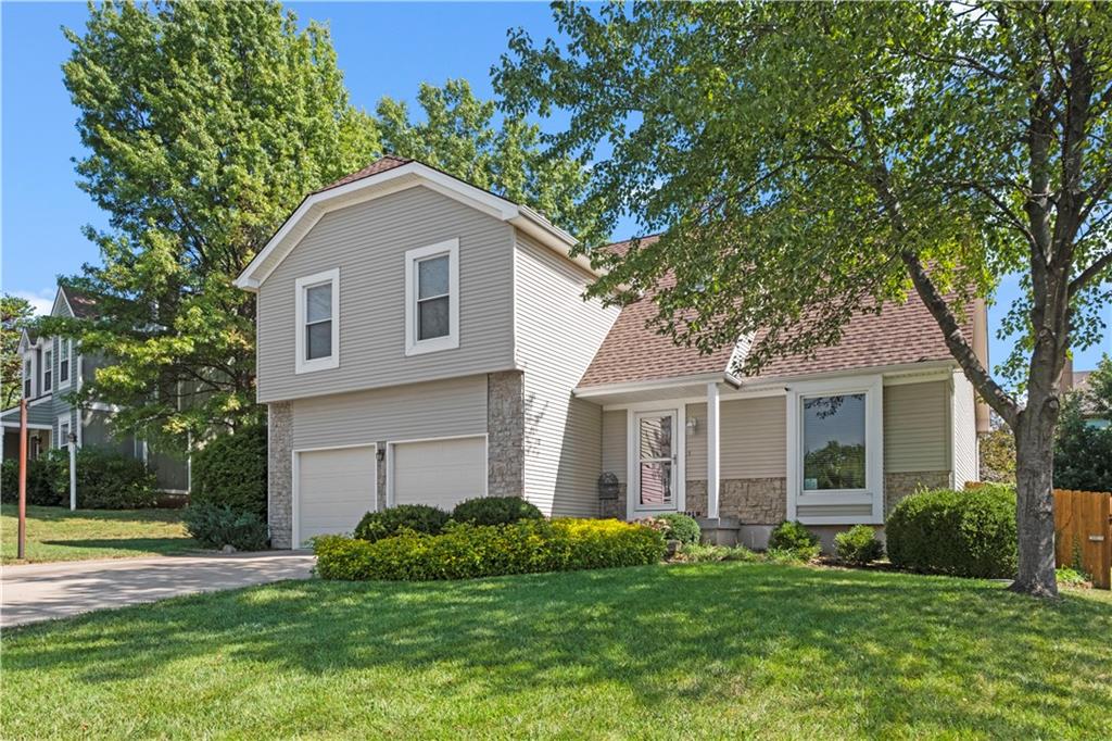 3rd image of 15235 Dearborn St, Overland Park, KS 66223 | MLS# 2631654