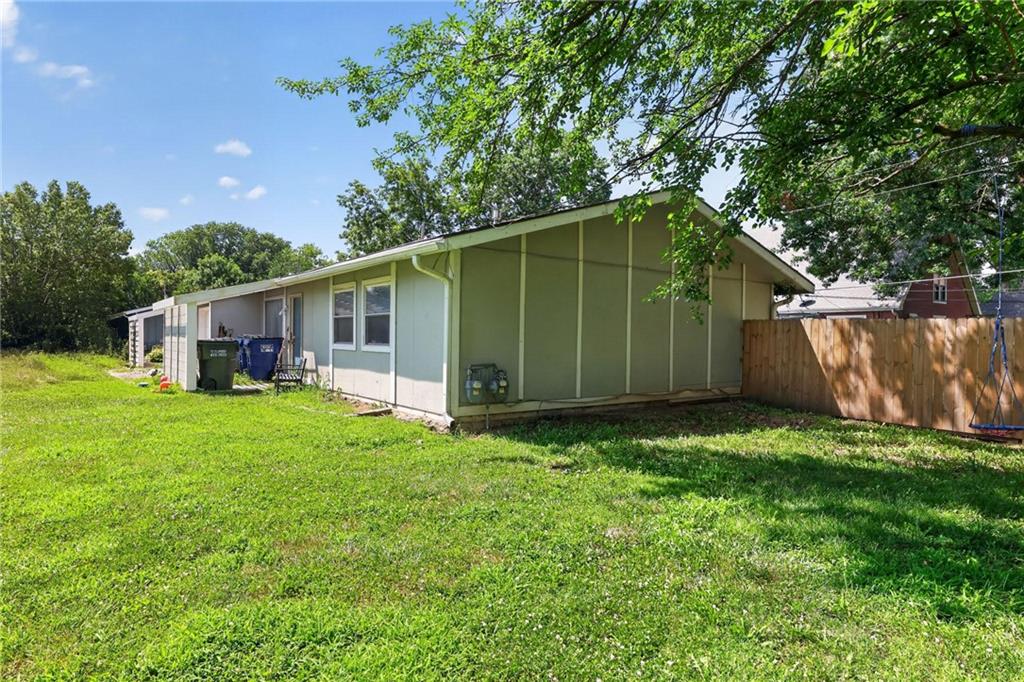 Homes for sale in Lawrence, KS | 3209 Rainier Dr, Lawrence, KS 66047 | MLS# 2631662