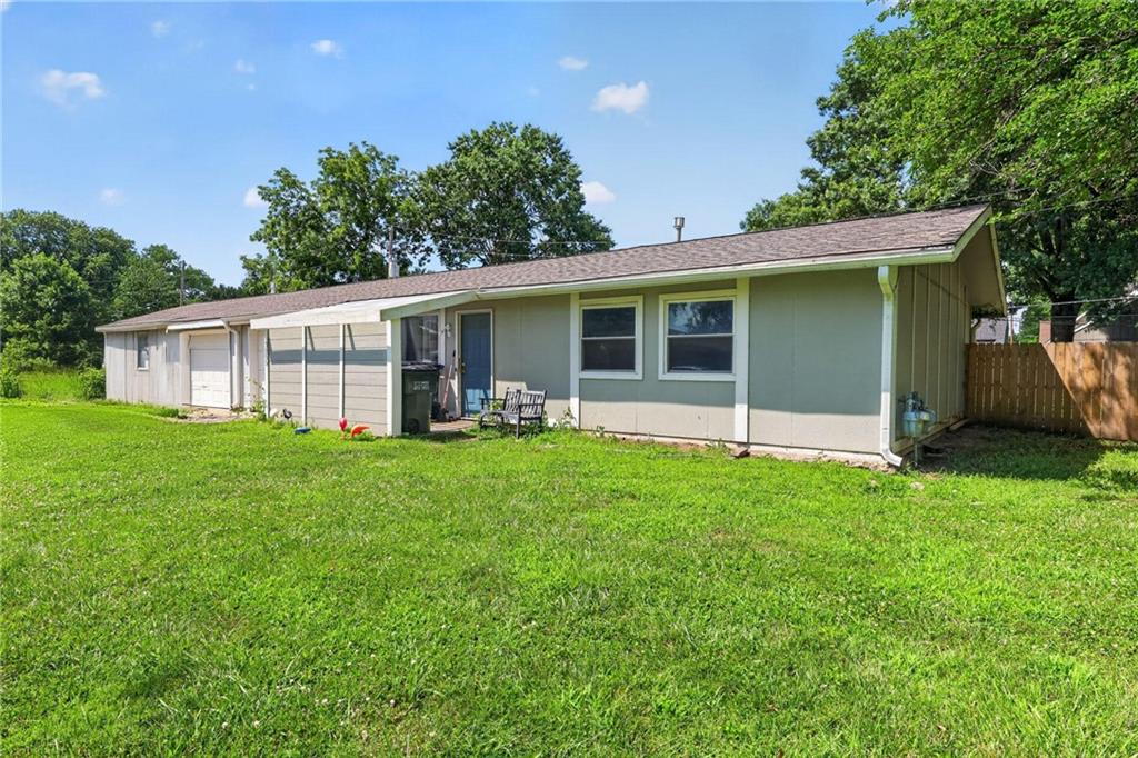 Homes for sale in Lawrence, KS | 3209 Rainier Dr, Lawrence, KS 66047 | MLS# 2631662