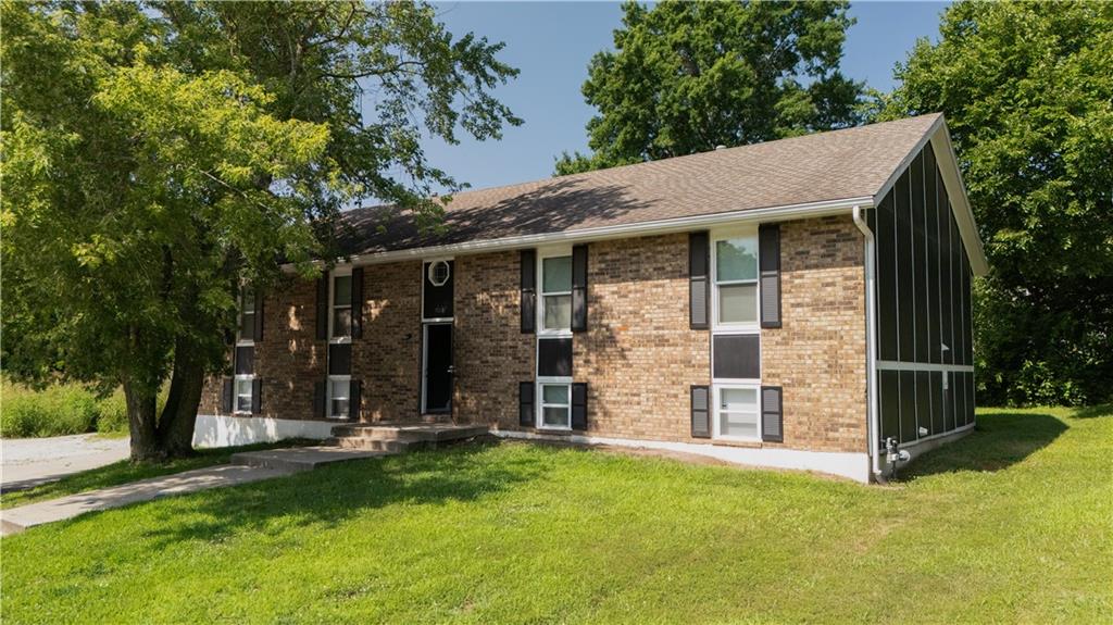 1st image of 704 Ne Ball Dr, Lees Summit, MO 64086 | MLS# 2631685