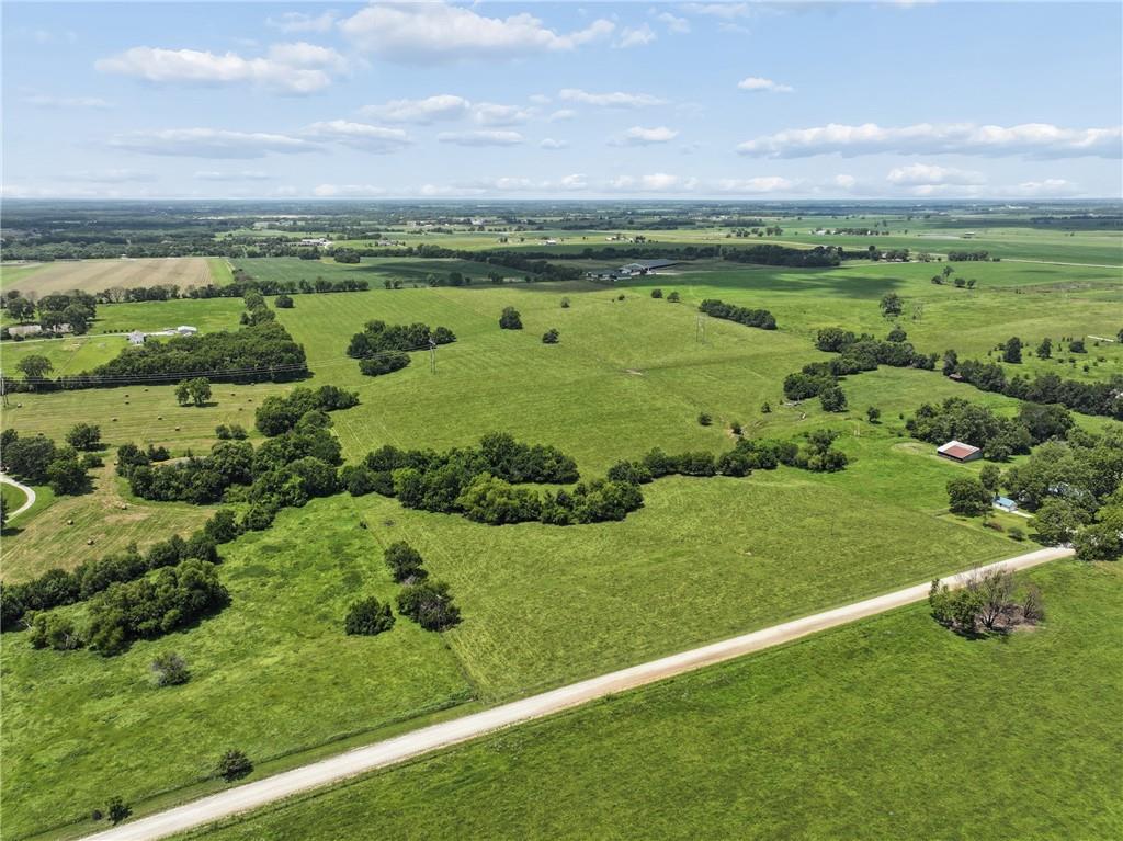 3rd image of 00001 Mission Belleview Rd, Louisburg, KS 66053 | MLS# 2631700
