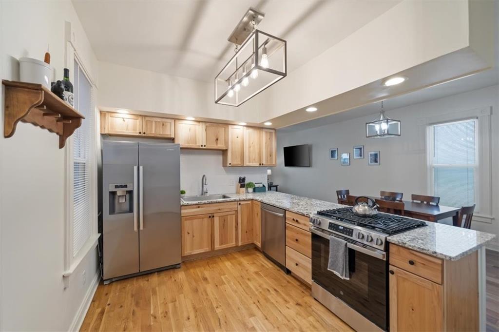 Photo 5 of Single family home for sale at 3921 Central St, Kansas City, MO 64111 | MLS# 2631722 | Listing updated on 2026-09-02