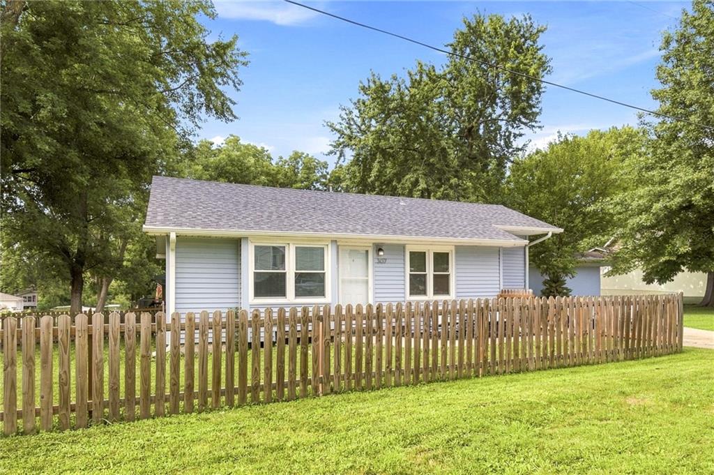 2nd image of 307 Se 6th St, Lees Summit, MO 64063 | MLS# 2631726