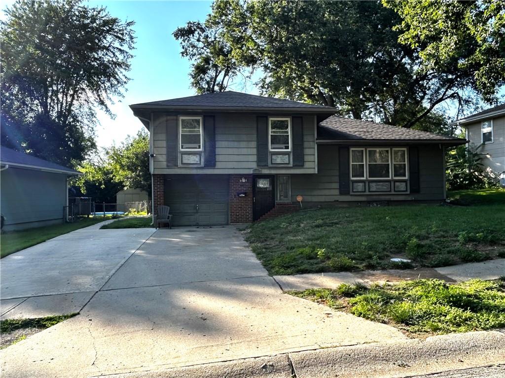 Homes for sale in Grandview, MO | 11902 Fremont Ave, Grandview, MO 64030 | MLS# 2631734