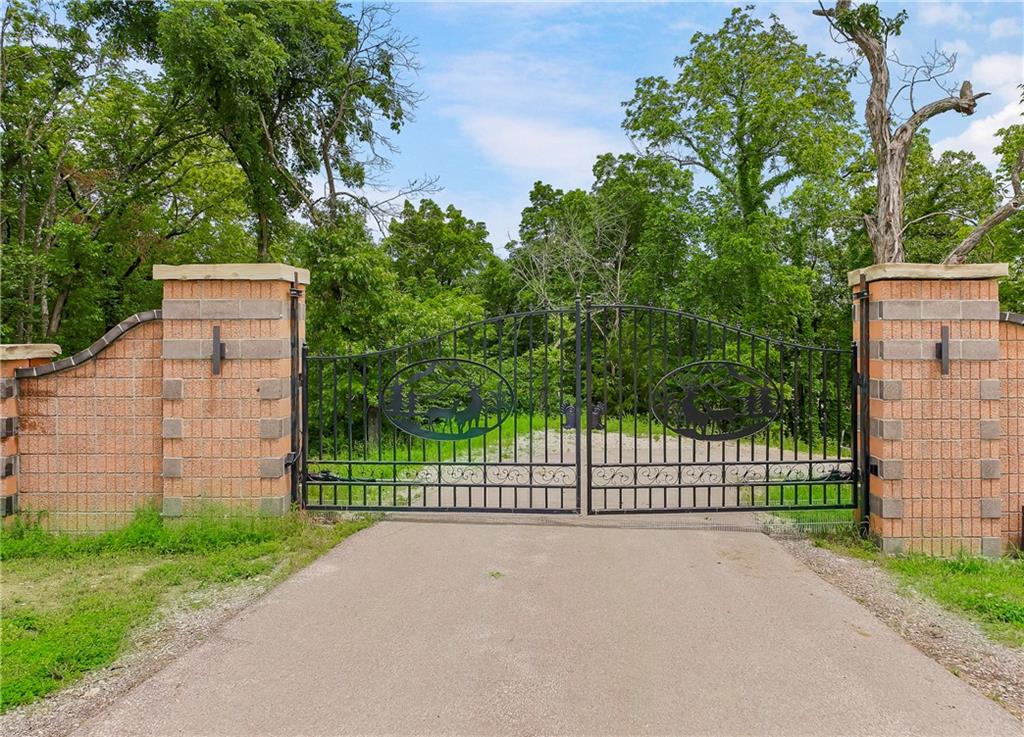 Homes for sale in De Soto, KS | 30700 W 102nd St, De Soto, KS 66018 | MLS# 2631742