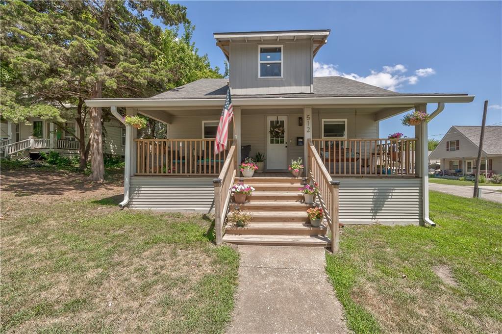 Homes for sale in Richmond, MO | 512 E Lexington St, Richmond, MO 64085 | MLS# 2631761