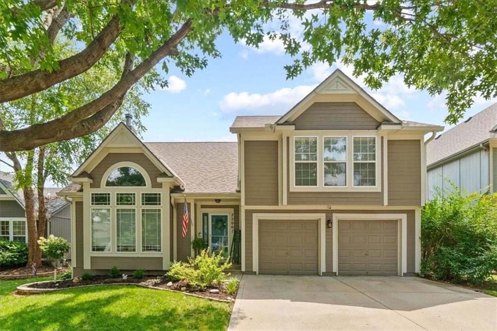 1st image of 22001 W 51st Ter, Shawnee, KS 66226 | MLS# 2631775