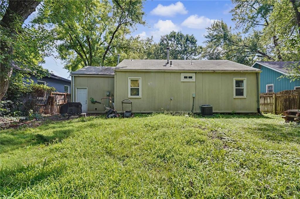 29th image of 1911 Tennessee St, Lawrence, KS 66046 | MLS# 2631782